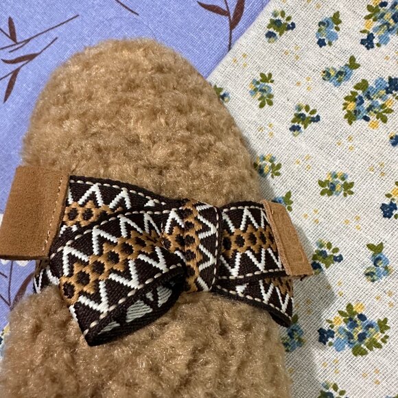 Ugg Women's Brown Slippers - Picture 7 of 7